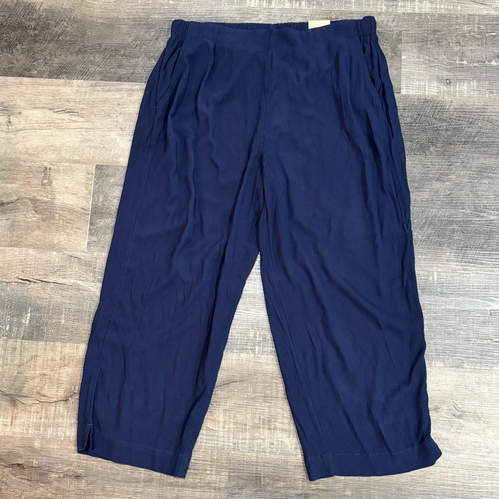 NWT Chico's Pull-on Crinkle Crop Pants, 100% Rayon, Size 1.5 = 10